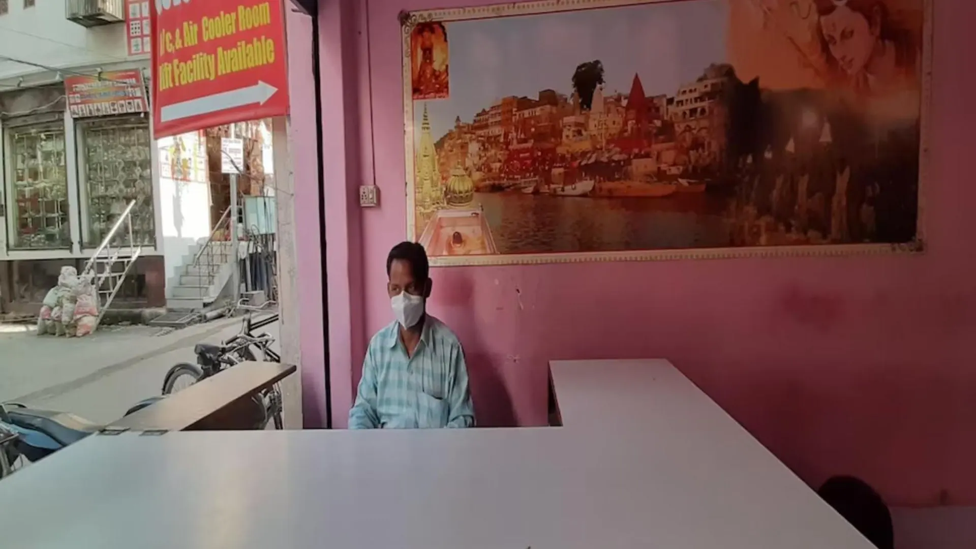 Hotel Swastik Guest House Varanasi - Perfect Location And Comfortable Room
